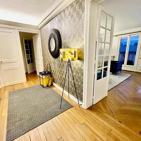 Luxe, Vue Tour Eiffel Ac 5 Ou 6 P Апартаменты